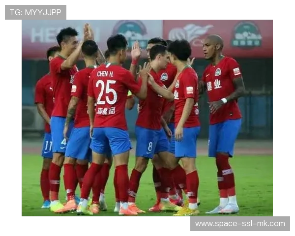 保级队战术选择趋向务实,防守反击成常见策略 保级队战术选择趋向务实,防守反击成常见策略